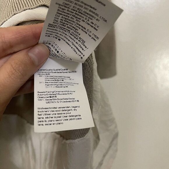 Hugo Boss Tan knit silk hem round neck sweater top size Medium - Picture 4 of 5